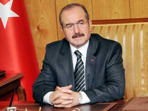 Vali Kocatepeden Her Eve Ve İş Yerine Bayrak Çağrısı