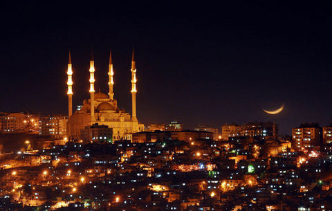 Abdülhamithan Camii Doldu Taştı