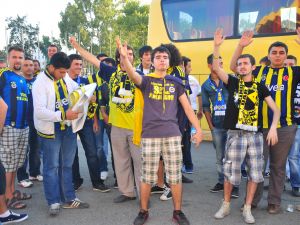 Fenerbahçe Taraftarı Atatürk Stadını Doldurmaya Başladı