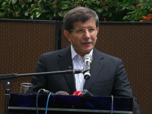 Bakan Davutoğlu’ndan Suriyeli Mülteci Açıklaması