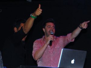 Uzun Bir Aradan Sonra Sahnede