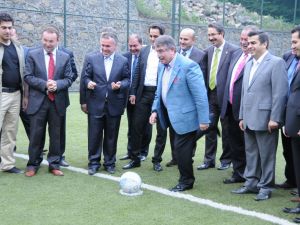 Bakan Şahin, Ordu’da Güllerle Karşılandı