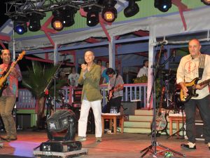 Mfö Yıllar Sonra Foça Mambo’da Sahne Aldı