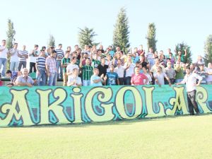 Akhisarspor Taraftarı Tesislerde Oyuncularla Bayramlaştı
