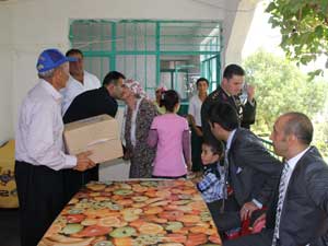 Kaymakam Sarıkaya, Şehit Ailelerini Ziyaret Etti