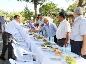 Ak Parti Milletvekili Aydemir Köy Muhtarlarıyla Kahvaltıda Buluştu