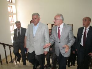 Bakan Yıldırım: Onlar İzmir’e Bakıyor, Biz Yatırım Yapıyoruz”