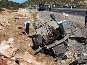 Otomobil Takla Attı: 8 Yaralı