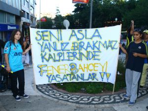 Fenerbahçe Taraftarı Teröre Tepki İçin Yürüdü