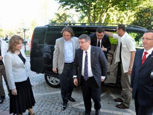 İçişleri Bakanı Şahin Gönende Temel Atma Törenine Katıldı