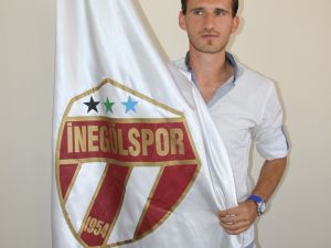 İnegölsporda Berkay İle Yollar Ayrıldı