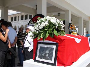 Beşiktaşın Eski Başkanı Talat Asal, Son Yolculuğuna Uğurlandı
