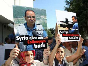 Gazeteciler Suriye’de Tutuklu Meslektaşları İçin Yürüdü  