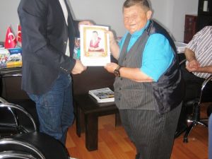 Atilla Taş, Huzurevini Ziyaret Etti