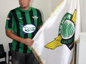 Mehmet Yılmaz, Akhisar Belediyespor’a İmza Attı