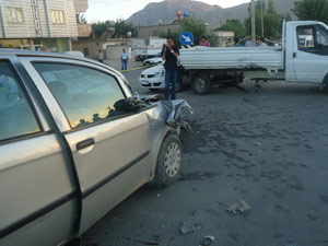 Zincirleme Kazada 3 Araç Birbirine Girdi