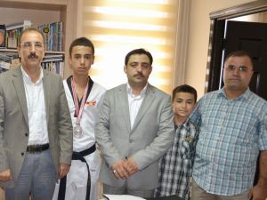 Başarılı Sporcular Altınla Ödüllendirildi