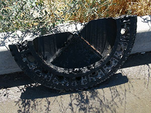 Fırlayan Rögar Kapağı Tıra Çarptı