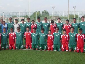 Domates Toplarken Futbolculuk Hayalini Gerçekleştirdi