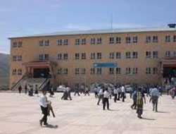 Öğrenciler Parke İstiyorlar