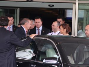 Erdoğan, Bakan Şahin Ve İbb Genel Sekreteri Baştürk’ü Hastanede Ziyaret Etti