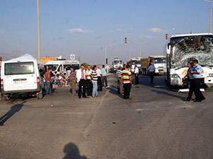 Yolcu Otobüsü İle Minibüs Çarpıştı: 4 Yaralı