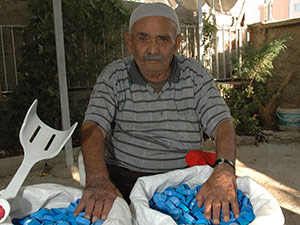 Akülü Araba Almak İçin 20 Bin Mavi Kapak Topladı