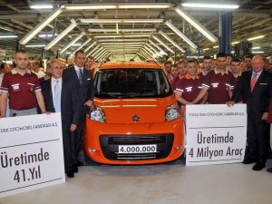 Tofaşta 4 Milyonuncu Araç Sevinci