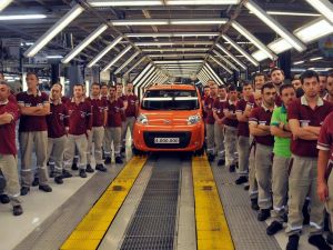 Tofaşta 4 Milyonuncu Araç Sevinci