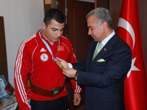 Şampiyondan Kaymakam Turan’a Ziyaret