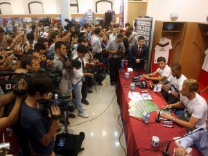 Janko Ve Emerson Taraftarlarla Buluştu