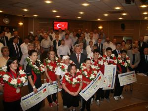 Kocaeli Büyükşehir Belediyesi, Olimpiyat Sporcularını Ödüllendirdi