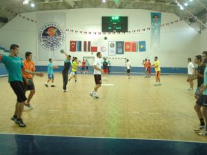 Mersin Hentbol Takımı Yeni Sezon Hazırlıklarını Sürdürüyor
