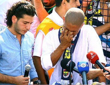 Alex de Souza’nın heykeli açıldı