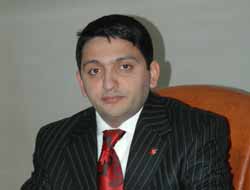 Özkan, Minare yasağına tepki gösterdi