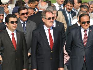 Kültür Ve Turizm Bakanı Günay, Atatürk Anıtına Çelenk Sundu