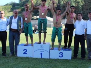Petrolspor Güreş’te Türkiye Üçüncülüğü Elde Etti
