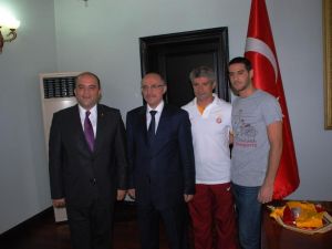 Galatasaraylı Yöneticilerden Vali Özçimen’e Ziyaret