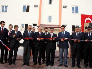 Bakan Yılmaz, Afetzedelere Konutlarını Teslim Etti