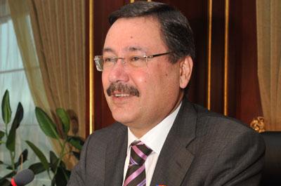 Emreye Bu Hareketler Yakışmıyor