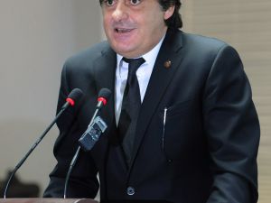 Türkiye Jokey Kulübü’nün Yeni Başkanı Serdal Adalı Oldu