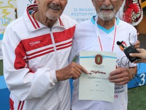 Veteran Şampiyonasında Atletler Gençlere Taş Çıkarttı