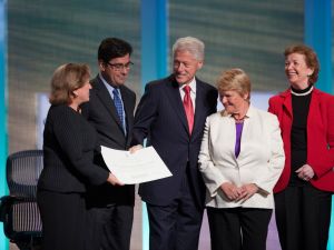 Clınton Küresel Girişimi Toplantısı’nda Sabancı Vakfı’na Bıll Clınton’dan Övgü