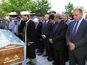 Kılıçdaroğlu, Danışmanı Şükrü Karaca’nın Ağabeyinin Cenaze Törenine Katıldı