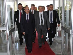 Kktc Başbakanı Küçük, Beşir Atalay’ı Kabul Etti