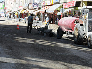 Atatürk Caddesi Boydan Boya Yenileniyor