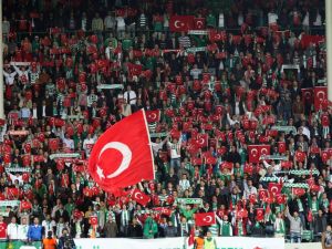 Bursaspor Taraftarı Bayraklı Protestoya Hazırlanıyor