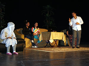 İnternet Kafesi Sahnede