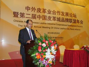 Türk Dericisi Çin’in Lüks Giyim Pazarına Avm’den Girecek