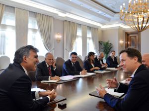 Cumhurbaşkanı Gül, İngiltere Başbakan Yardımcısı Cleggi Kabul Etti